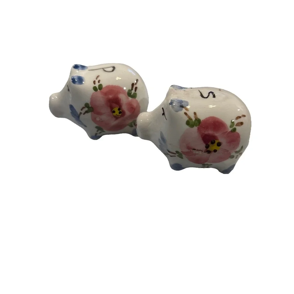 Ceramic Pigs With Decorative Flower Salt And Pepper Shakers Vintage